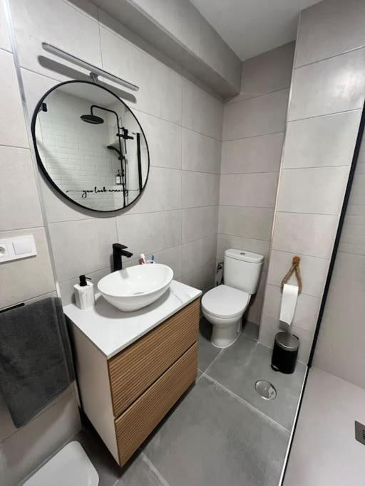 Piso Recien Reformado En El Centro De Santander, Zona Estaciones Apartment Bagian luar foto