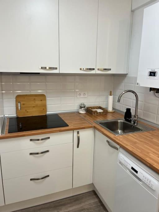Piso Recien Reformado En El Centro De Santander, Zona Estaciones Apartment Bagian luar foto